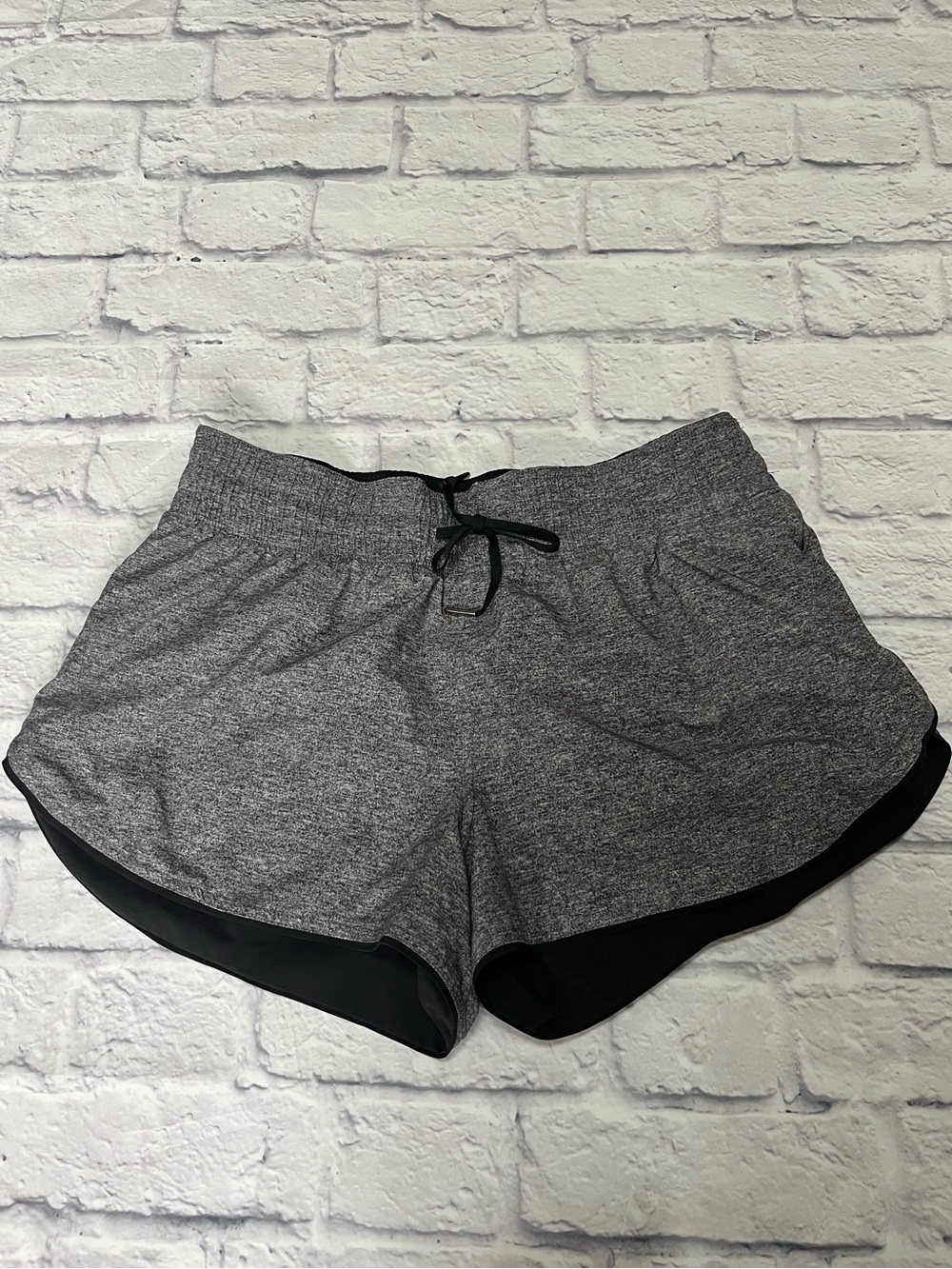 Lululemon reversible black Gray Active Drawstring running Shorts 12 14 L